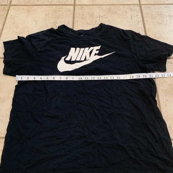 The Nike Tee | Black T-Shirt with White Logo Swoosh | 100% Cotton Size Large - Picture 6 of 7